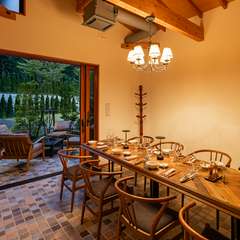 専用のテラスが付いた、1室のみのプレミアムな個室