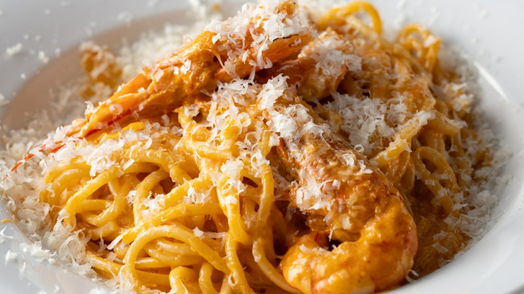 海老の奥深さとトマトの酸味、クリームのまろやかさが見事にマッチ『赤海老のトマトソーススパゲッティ』