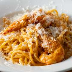 海老の奥深さとトマトの酸味、クリームのまろやかさが見事にマッチ『赤海老のトマトソーススパゲッティ』