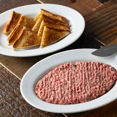 レアな旨みと食感を楽しむ前菜『黒毛和牛のタルタル』