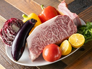 旨みが強く肉質に優れた和牛と、ポテンシャルの高い季節野菜
