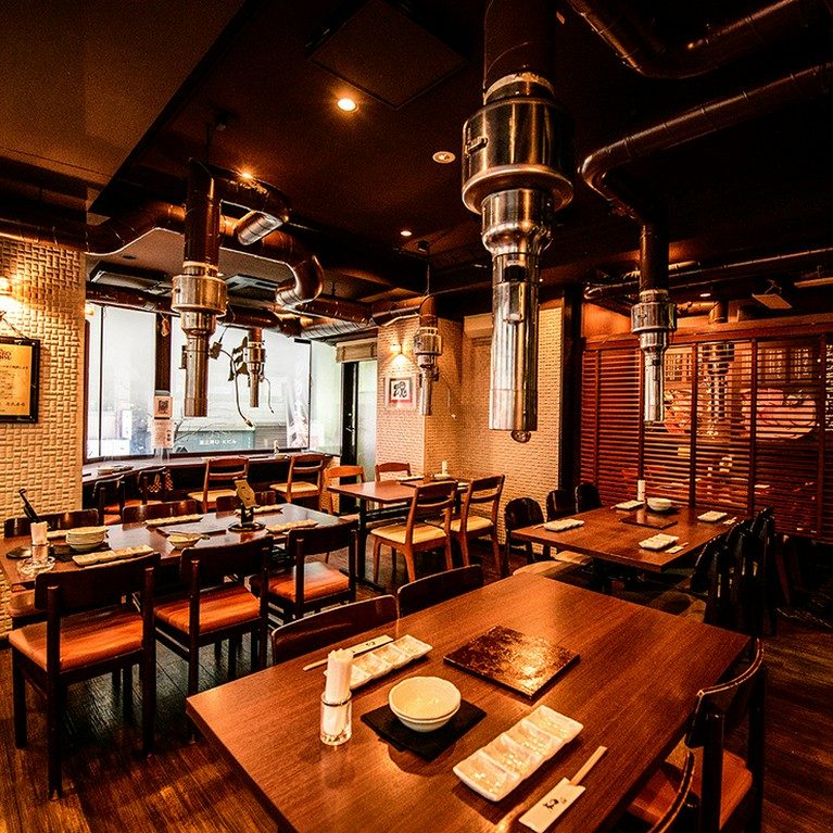 全席テーブル席。ゆったりした空間で焼肉が楽しめます