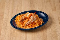 ど定番!
おっきい有頭海老とニンニクのトマトクリーム!
殻ごと食べれます!