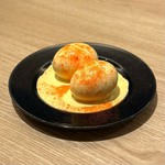 ぽてんと見た目も可愛い!
もはや定番!とろける半熟卵とハニーマスタードソース