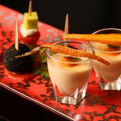 ビュッフェで午後の優雅な一時を。利用シーンはさまざま