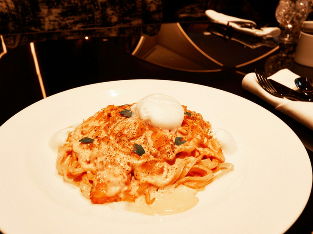 『自家製スモークサーモンのトマトクリームのタリオリーニ』