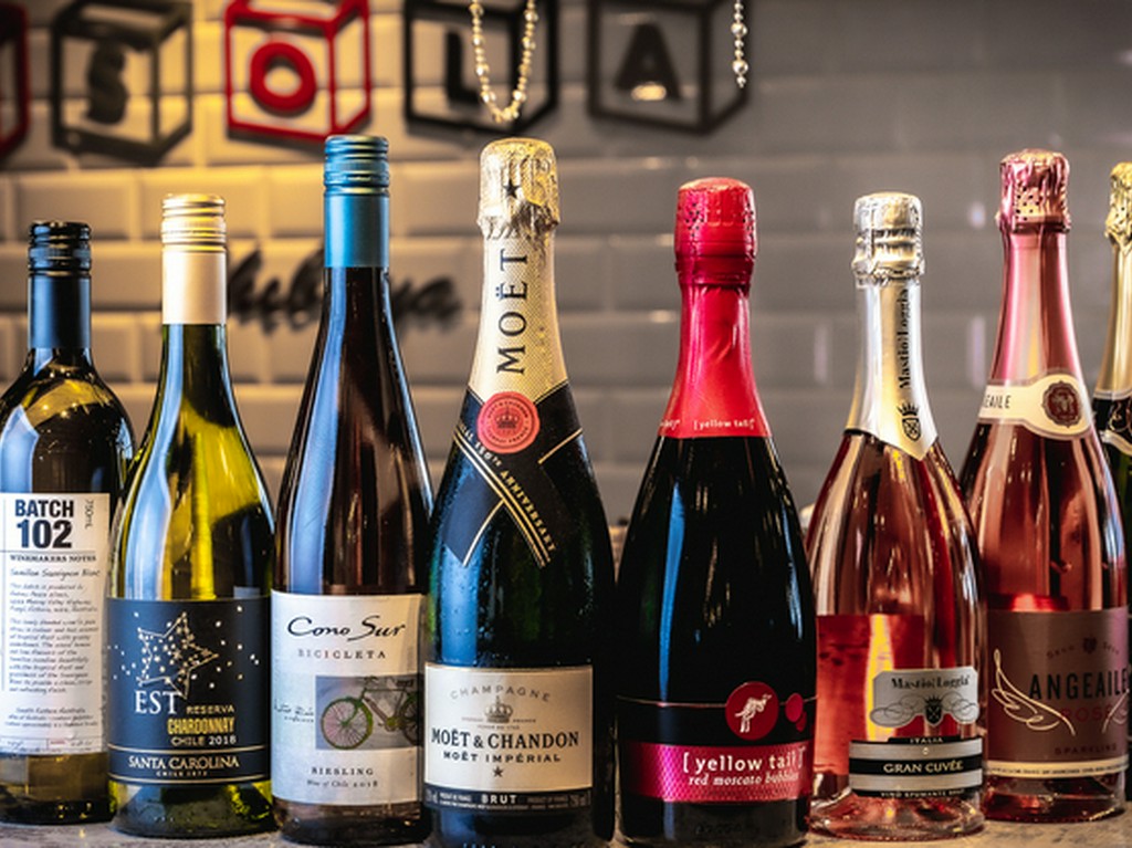 世界各国のワイン（赤・白・泡）が飲み放題