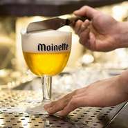 ベルギービールの老舗、【ブラッセルズ】が厳選したクラフトビールと、直輸入のベルギービールの樽生を10種類ご用意させていただいております。造り手の情熱を損なうことなく提供させていただきます。