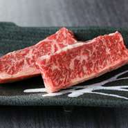 一番おいしい所を厚切りにしました。
追加1枚 &yen;840（込&yen;924）で可能