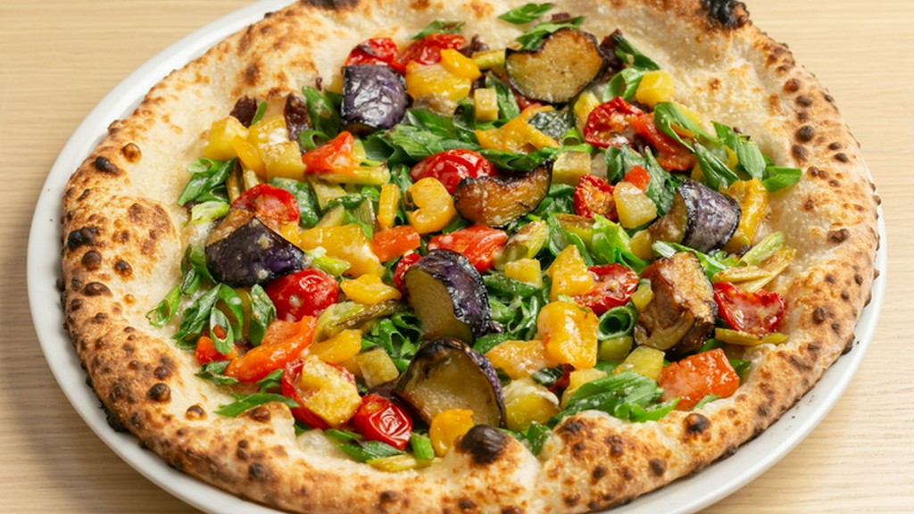 生地も味わい深い、窯焼きならではの『ピッツァ』