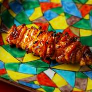 伊達鶏の希少部位を含む多彩な焼き鳥を何本でも心ゆくまでご堪能。