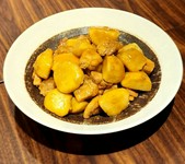 昔懐かしいおふくろの味『鶏と里芋の煮っころがし』