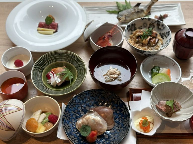 モダンな落ち着いた空間で大人の女子会を✨