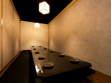 少人数から大人数まで幅広い集いに対応できる個室を完備