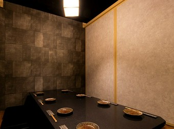 大人数はもちろん、お忍びデートにも最適な個室を完備