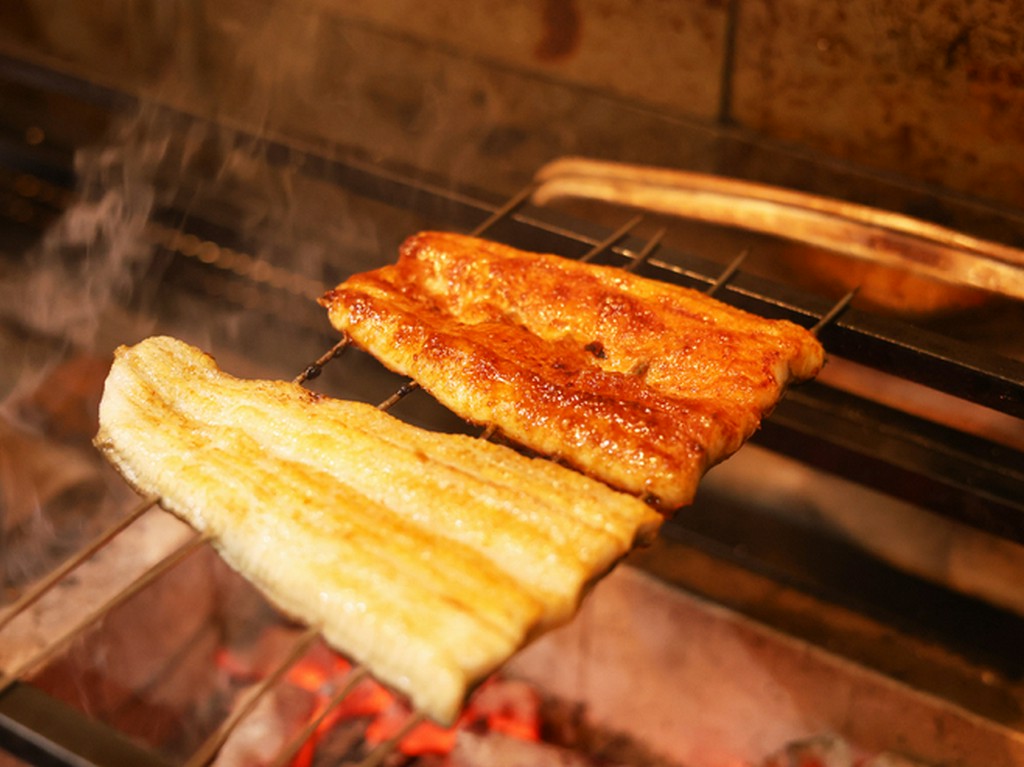 鰻好きのビジネスパートナーを招くのに理想的な注目の一軒