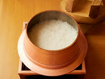 新潟の米農家から直送の米を炊き立てでどうぞ『銅釜炊き御飯』
