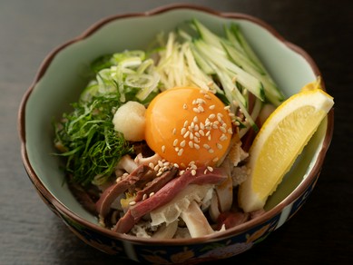 焼肉の前菜としても、お肉を楽しんでいる最中の箸休めとしても最適『バクダン刺し』