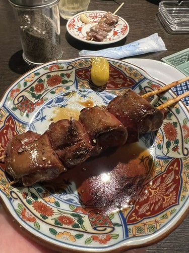 とろける旨さのレバー串、香ばしく焼き上げる至福の焼き鳥