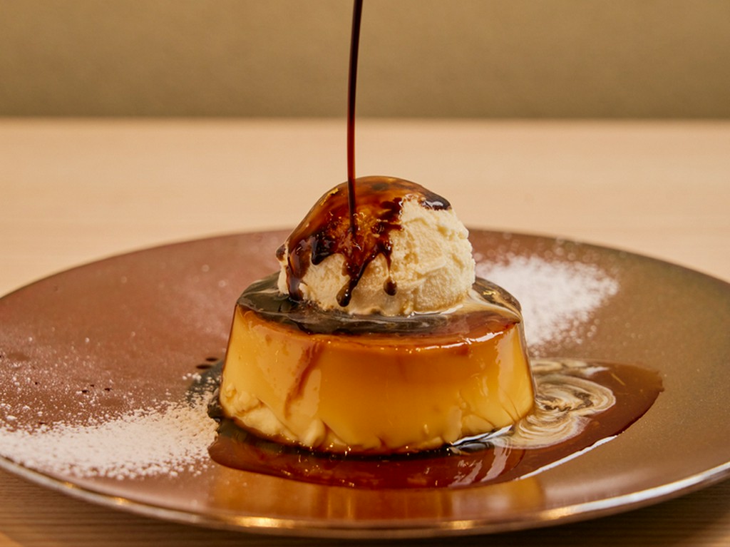 バニラアイスのせ濃厚プリン（エスプレッソ添え）