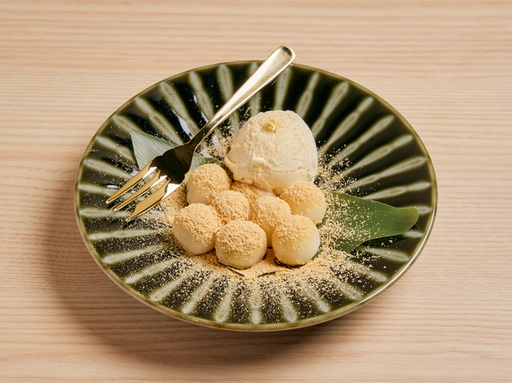 デザート（白玉　きなこアイス載せ）