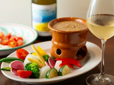 ソムリエセレクトのワイン多数。オススメワインの相談も可