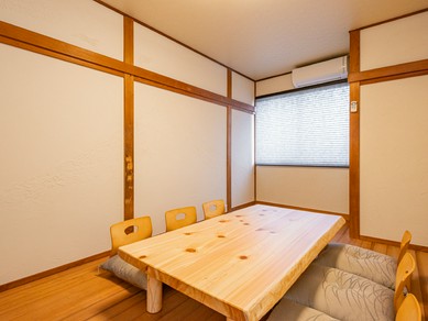 最大9名様迄ご利用可能な個室を完備