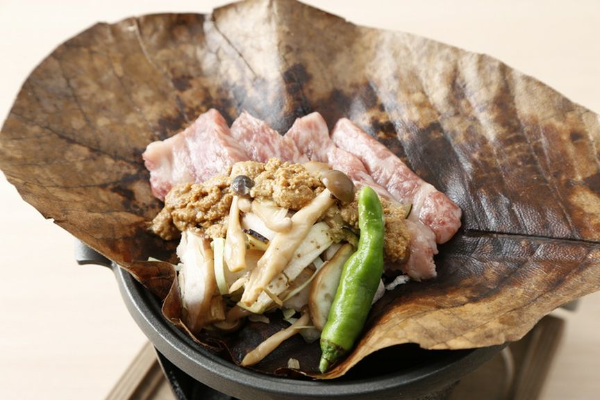 証明書付!最高級黒毛和牛 A5ランク近江牛の卓上陶板焼き