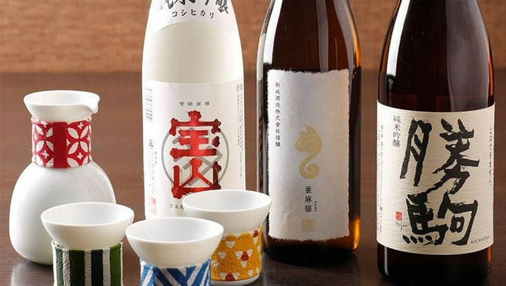 ご接待にもおススメ
全7品の会席と日本酒10種を含む豪華飲み放題付きプラン