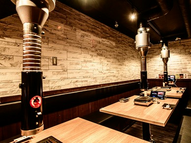 全席テーブル席。ゆったりした空間で焼肉が楽しめます