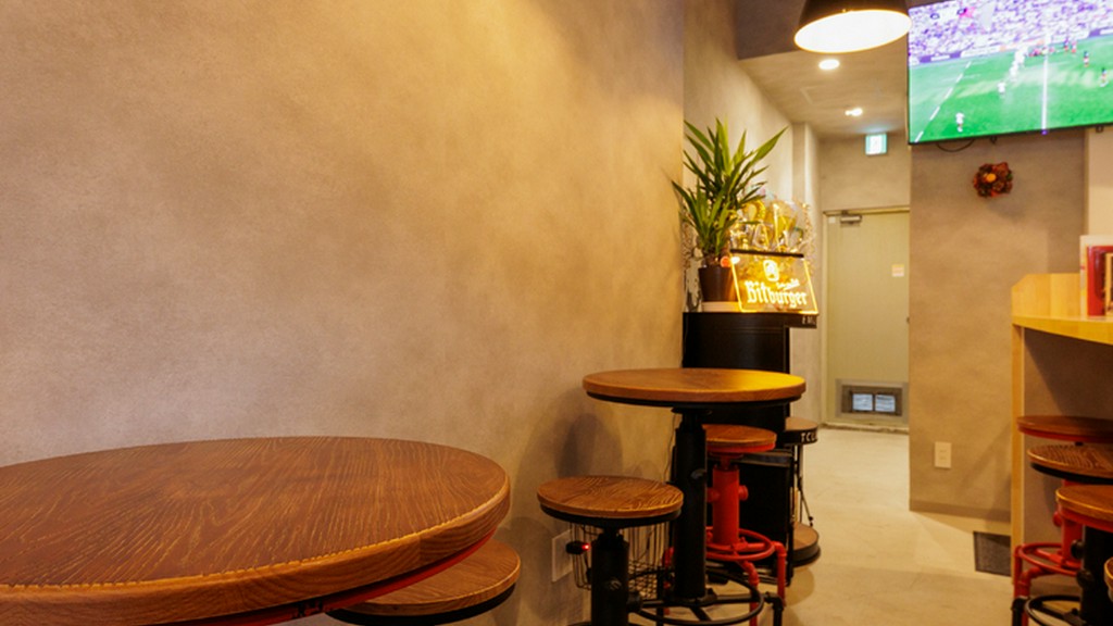 クラフトビールやクラフトコーラで、カジュアルなデートを満喫