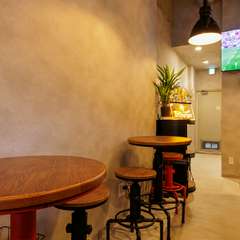 クラフトビールやクラフトコーラで、カジュアルなデートを満喫