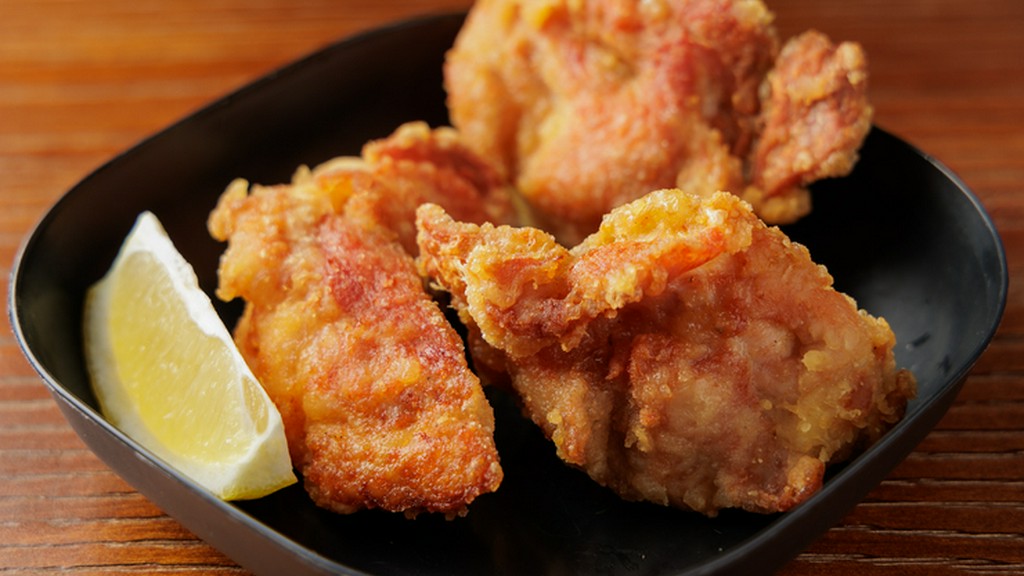 鶏モモ肉のジューシーさを最大限に引き出した『クラから（自家製唐揚げ）』