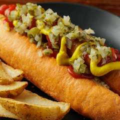 ボリューム満点でありながら、さっぱりとした後味が特徴の『ホットドッグ』