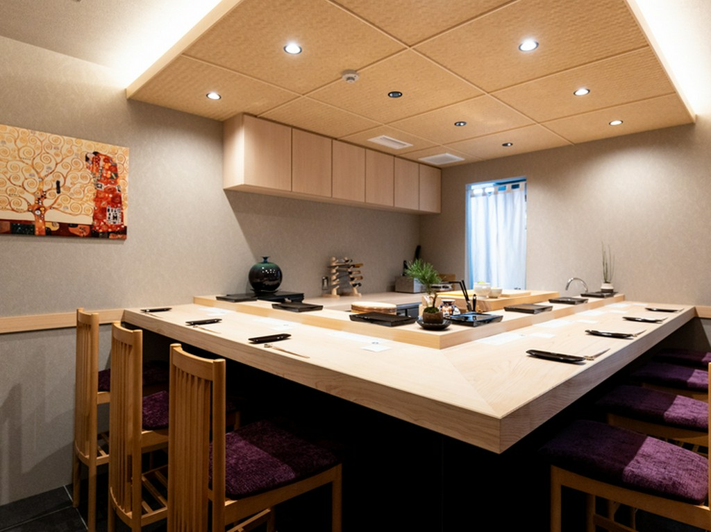 洗練されたくつろぎの空間で、食事や会話を心ゆくまで堪能