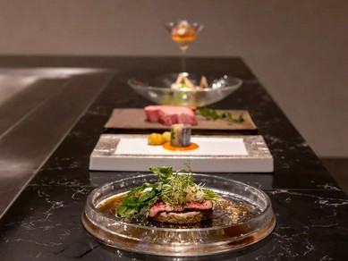 洗練された空間で、食事や会話を心ゆくまで堪能