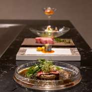 その日の旬の食材を厳選し完成させた、店の味を知るのに理想のコース。フランスのエスプリを感じられる、特別な日を彩るのにピッタリの、特別な内容になっています。