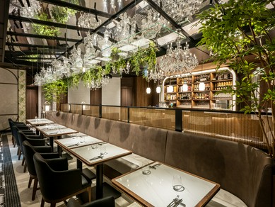 緑豊かな空間に囲まれ、五感で楽しむ美食体験を