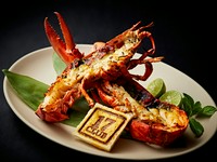 ロブスター（オマール海老）をグリルにして焼き上げました。うま味が詰まった美味しい逸品です。