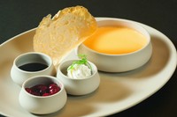 17CLUB特製の濃厚卵を使用したプリン。