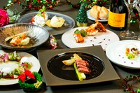 アミューズ
冷製オードブル
温製オードブル
魚料理
肉料理
デザート
パン
コーヒー