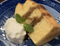 米粉を使ったグルテンフリー＆オイルフリーのシフォンケーキ。小麦アレルギーの方や、米食のバラエティを増やしたい方など、おなかにやさしい美味しさが届きますようにと「いもこめ店主」の願いが込められています。