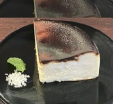 天面の香ばしい風味とクリームチーズの濃厚な味わいです。