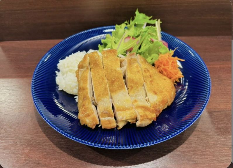 米粉を使用したスパイスカレーランチ