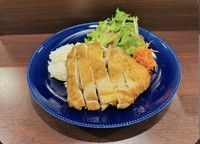 脂乗りが良くジューシーなお肉を、素材を活かす天然塩でソテーしています。