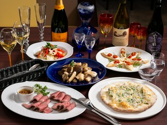 こだわり料理7品のパーティープラン１人5000円です。＋1人1500円で飲み放題も追加できます。