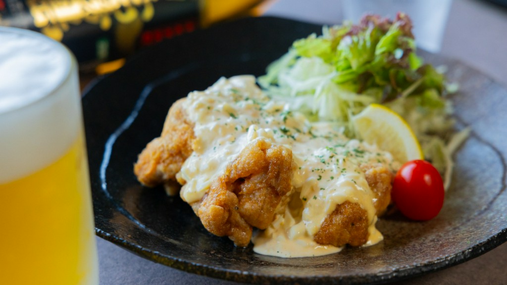 お酒との相性はもちろん、ご飯にもぴったりの一品『濃厚タルタルチキン南蛮』