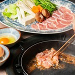 ・郷土の前菜3種盛(きびなご唐揚、自家製さつま揚げ、地鶏タタキ)
・鶏のすき焼き
・〆蕎麦or親子丼
・デザート