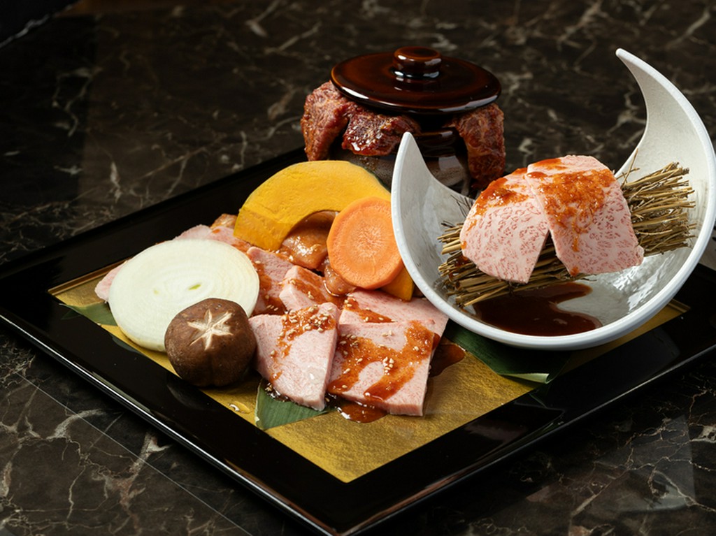 選び抜かれた和牛と鶏、野菜が味わえる盛り合わせ『肉乃宮盛り』