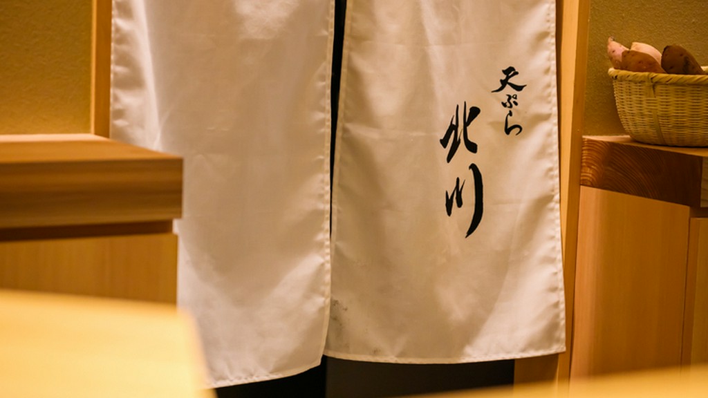 主役はゲストと天ぷら、黒子に徹する心地よい接客